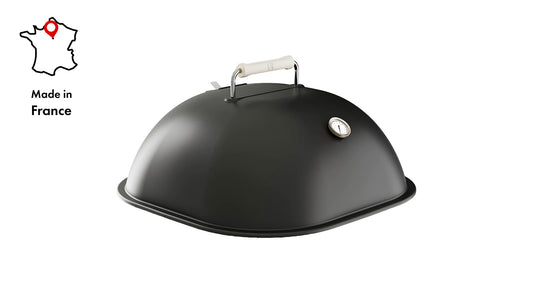 Dôme de cuisson pour barbecue MARCEL avec poignée sur le dessus et thermomètre sur l'avant