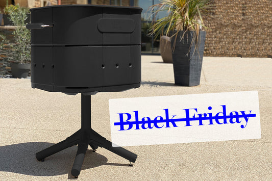 Barbecue design charbon marcel en édition limitée gris anthracite sur terrasse avec texte black friday barré